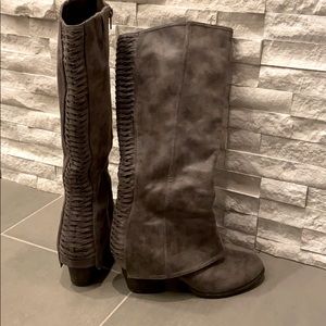 Fergalicious by Fergie boot in gray